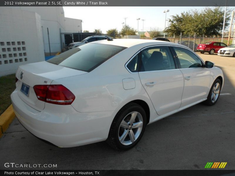 Candy White / Titan Black 2012 Volkswagen Passat 2.5L SE