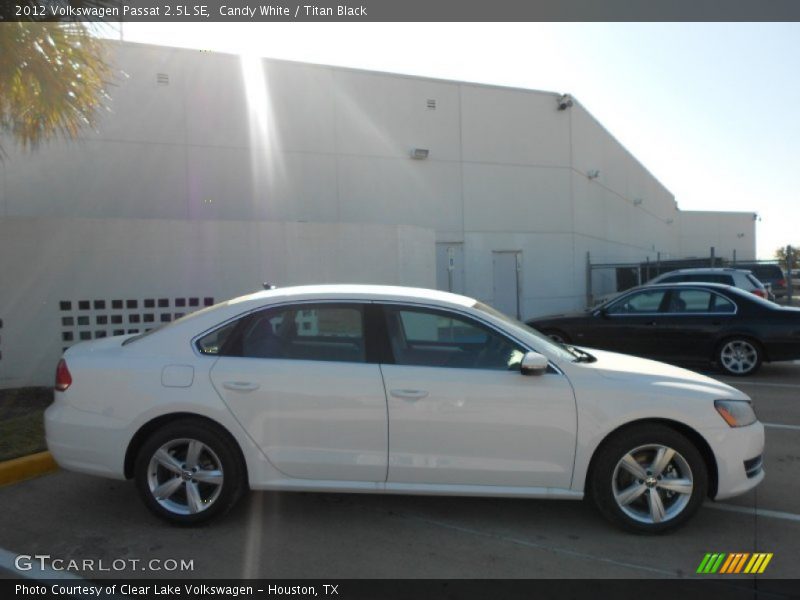 Candy White / Titan Black 2012 Volkswagen Passat 2.5L SE