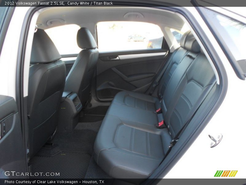 Candy White / Titan Black 2012 Volkswagen Passat 2.5L SE