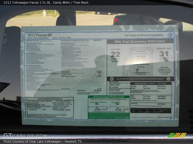 Candy White / Titan Black 2012 Volkswagen Passat 2.5L SE