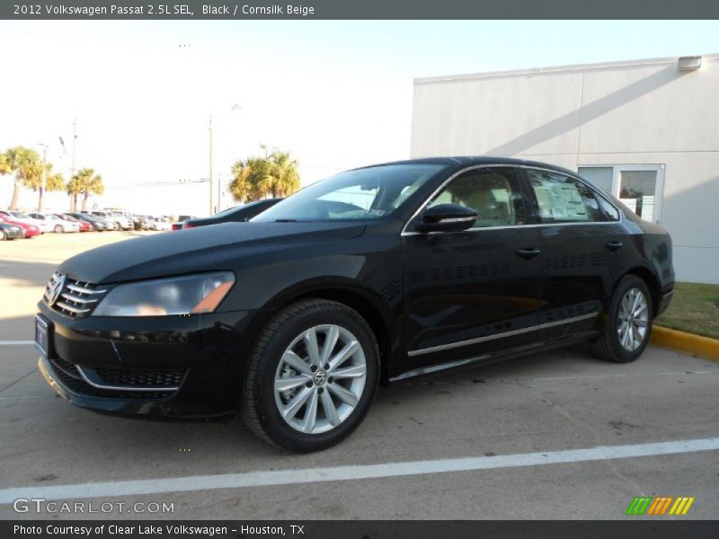 Black / Cornsilk Beige 2012 Volkswagen Passat 2.5L SEL