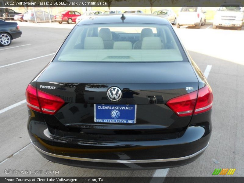 Black / Cornsilk Beige 2012 Volkswagen Passat 2.5L SEL