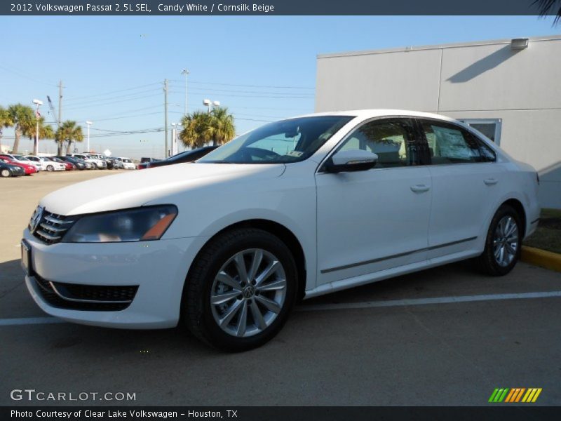 Candy White / Cornsilk Beige 2012 Volkswagen Passat 2.5L SEL