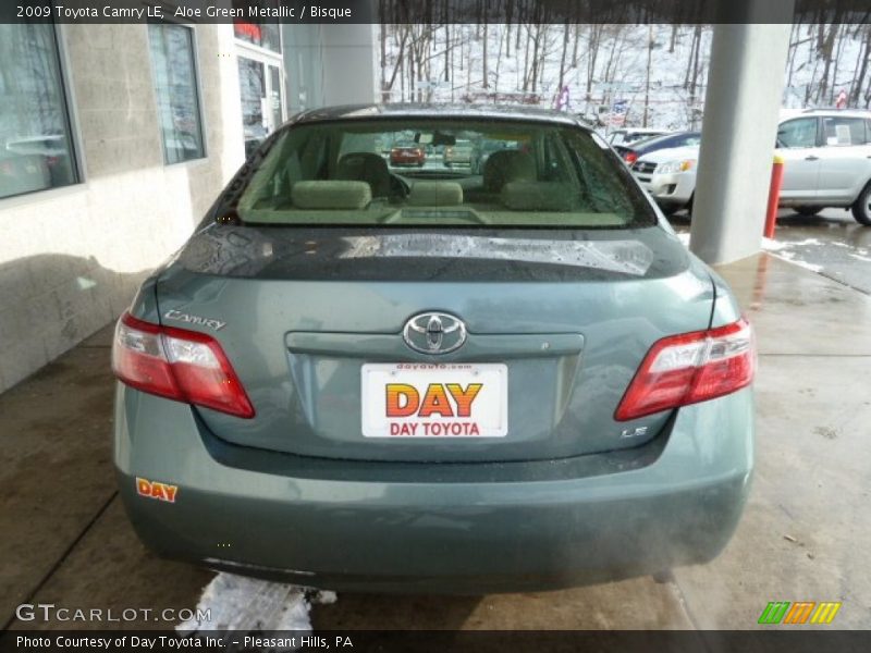Aloe Green Metallic / Bisque 2009 Toyota Camry LE