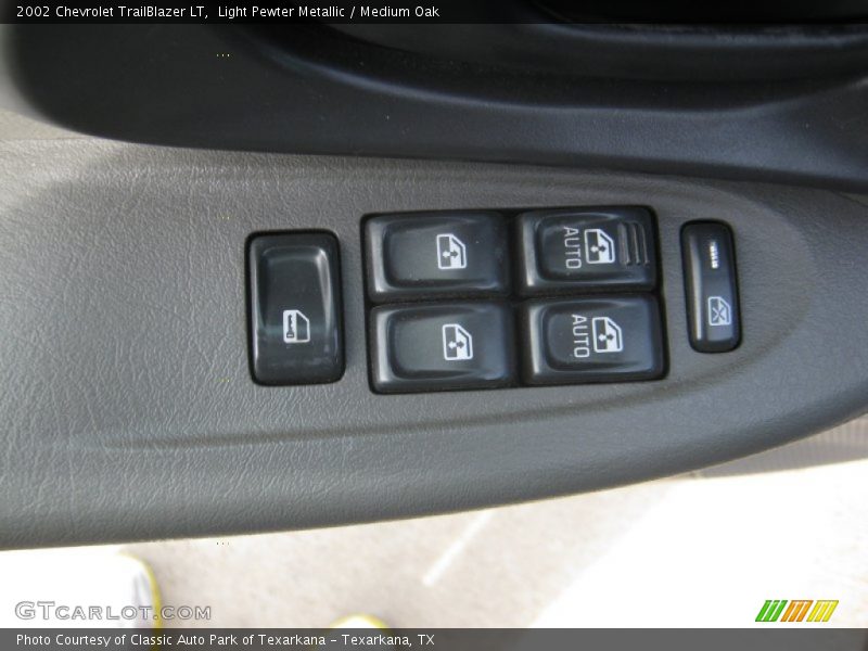 Light Pewter Metallic / Medium Oak 2002 Chevrolet TrailBlazer LT