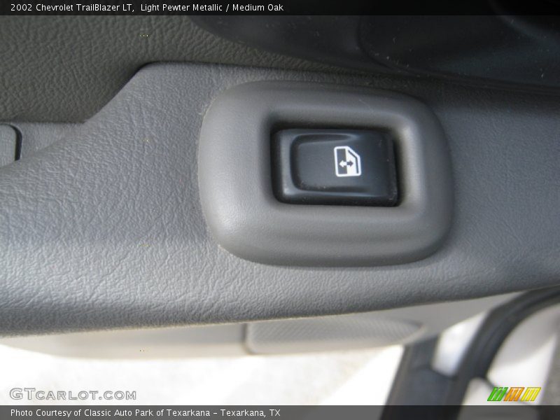 Light Pewter Metallic / Medium Oak 2002 Chevrolet TrailBlazer LT