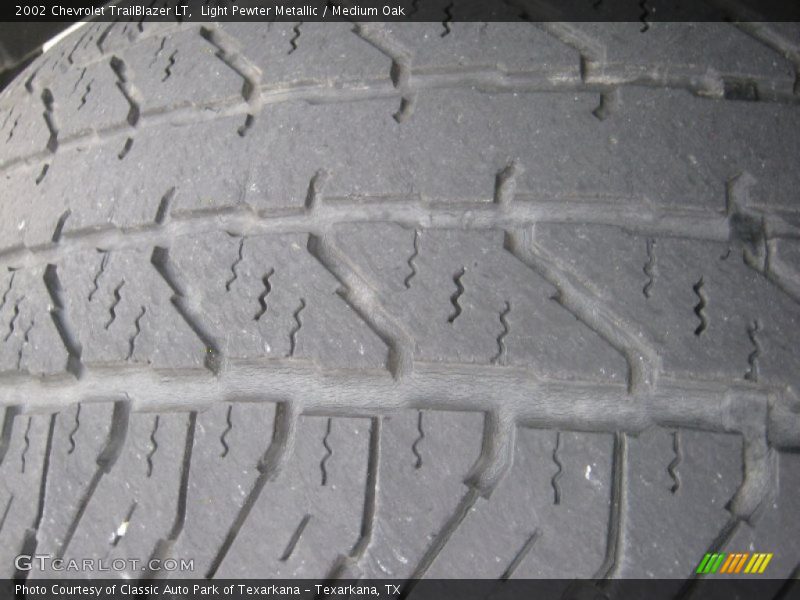 Light Pewter Metallic / Medium Oak 2002 Chevrolet TrailBlazer LT