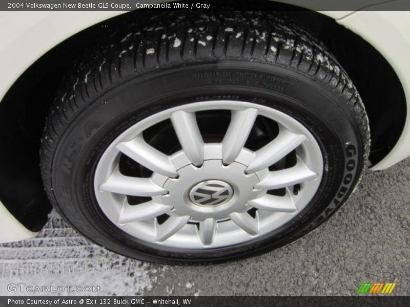 Campanella White / Gray 2004 Volkswagen New Beetle GLS Coupe