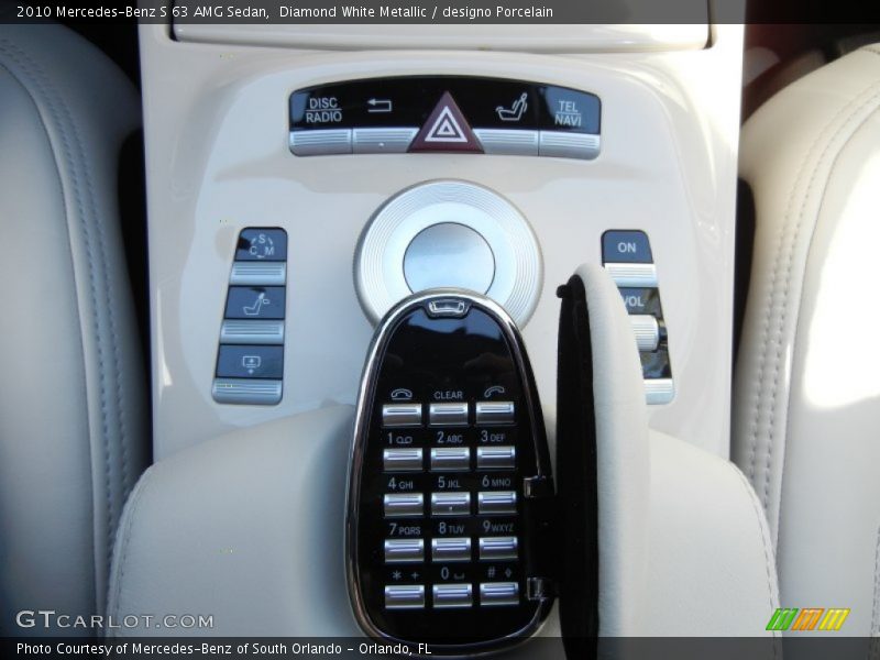 Controls of 2010 S 63 AMG Sedan