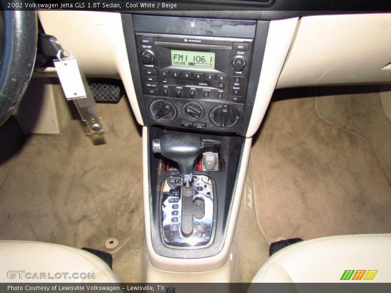 Cool White / Beige 2002 Volkswagen Jetta GLS 1.8T Sedan