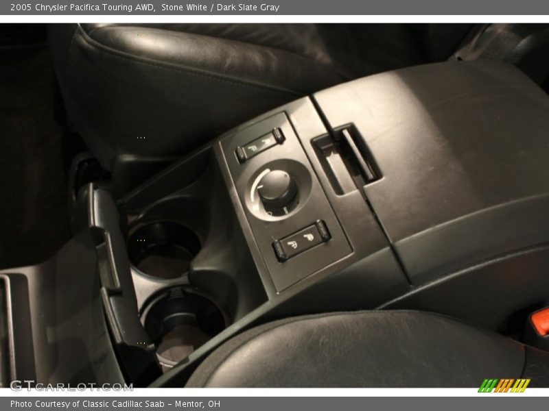 Stone White / Dark Slate Gray 2005 Chrysler Pacifica Touring AWD