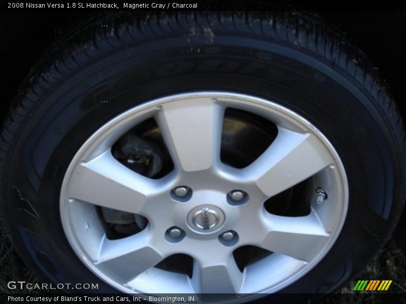Magnetic Gray / Charcoal 2008 Nissan Versa 1.8 SL Hatchback