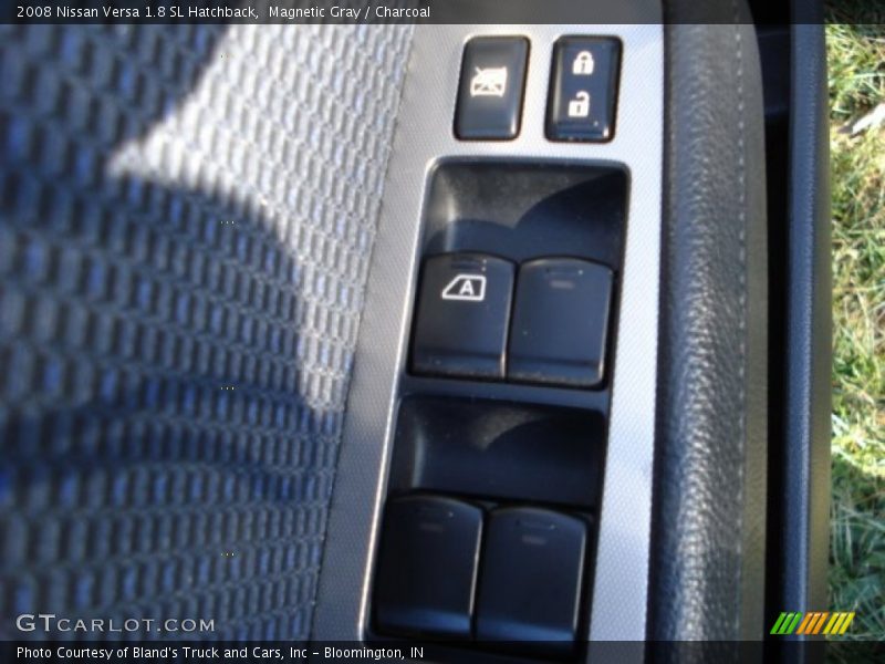 Magnetic Gray / Charcoal 2008 Nissan Versa 1.8 SL Hatchback