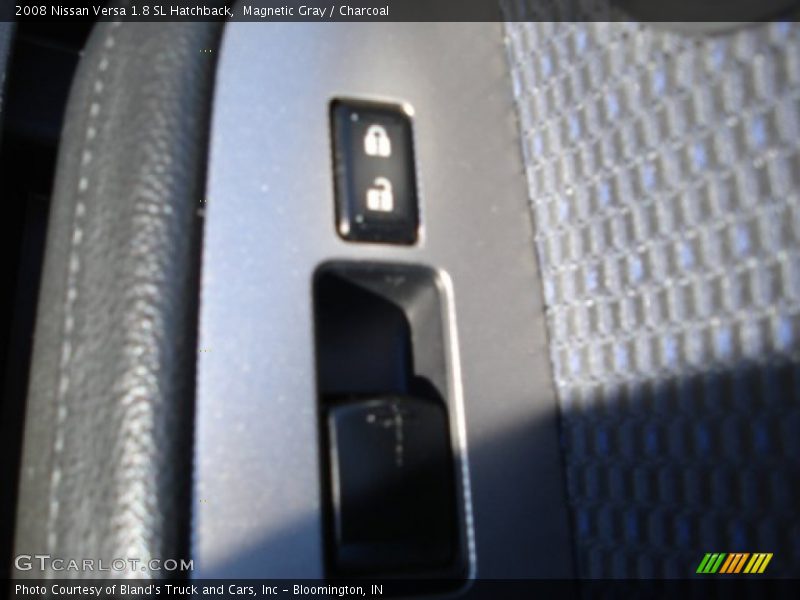 Magnetic Gray / Charcoal 2008 Nissan Versa 1.8 SL Hatchback