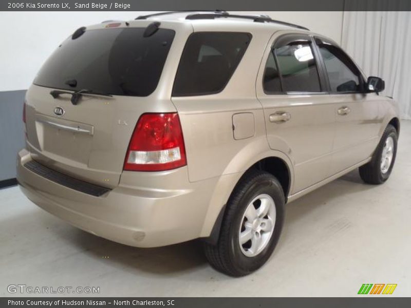 Sand Beige / Beige 2006 Kia Sorento LX