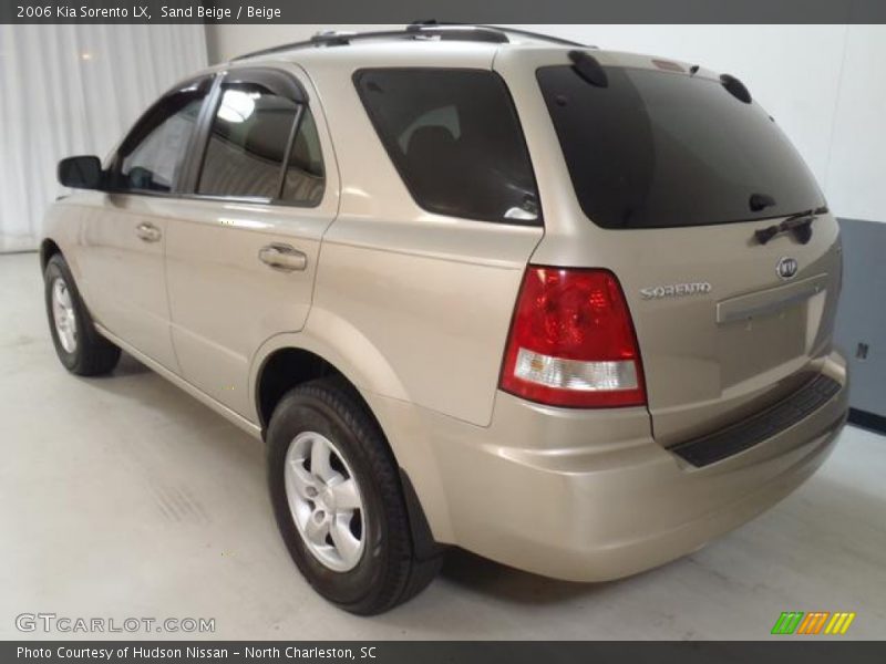 Sand Beige / Beige 2006 Kia Sorento LX