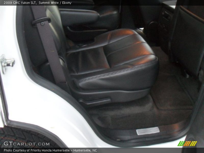 Summit White / Ebony 2009 GMC Yukon SLT