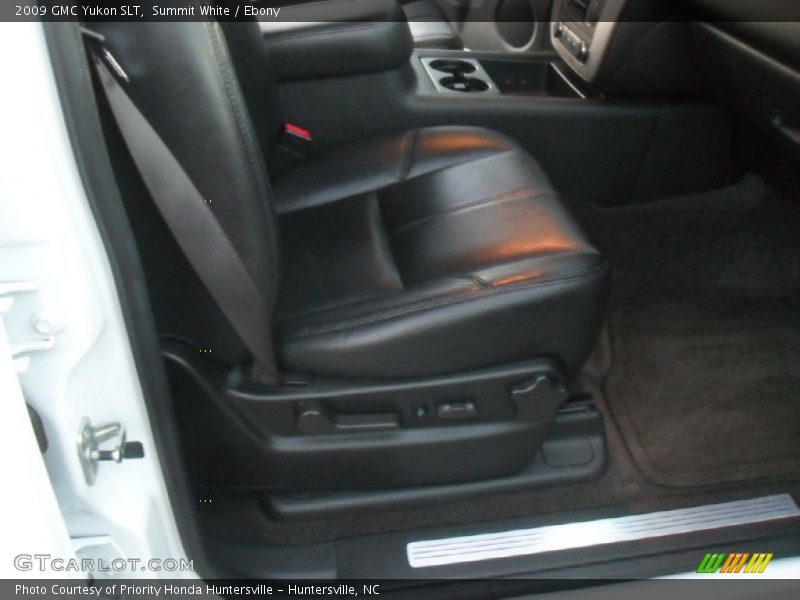 Summit White / Ebony 2009 GMC Yukon SLT