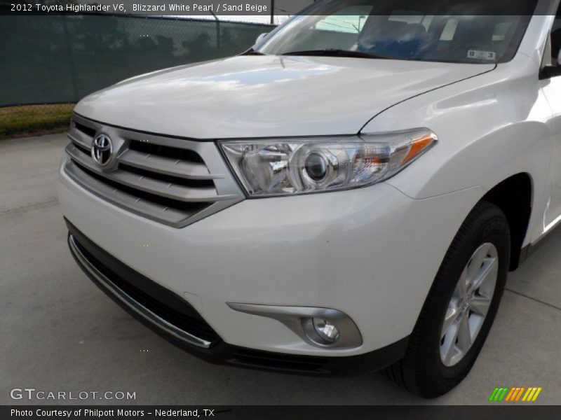Blizzard White Pearl / Sand Beige 2012 Toyota Highlander V6