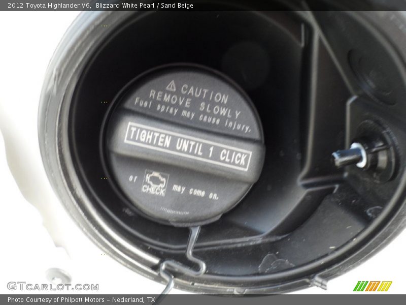 Blizzard White Pearl / Sand Beige 2012 Toyota Highlander V6