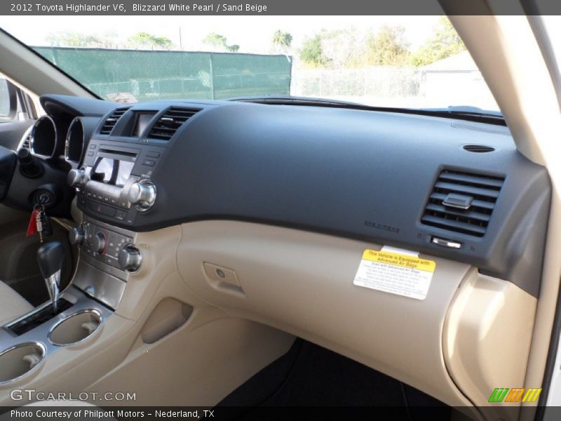 Blizzard White Pearl / Sand Beige 2012 Toyota Highlander V6