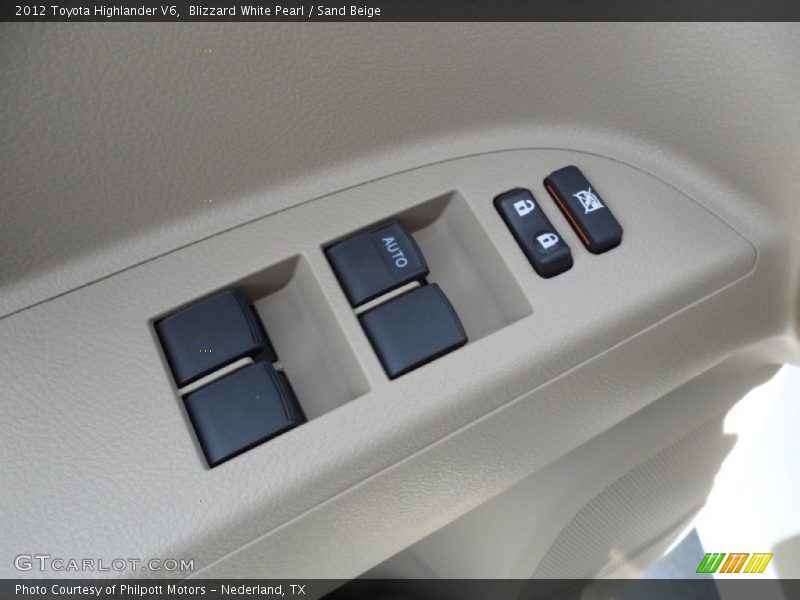 Blizzard White Pearl / Sand Beige 2012 Toyota Highlander V6