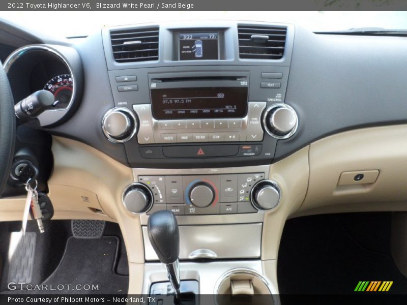 Blizzard White Pearl / Sand Beige 2012 Toyota Highlander V6