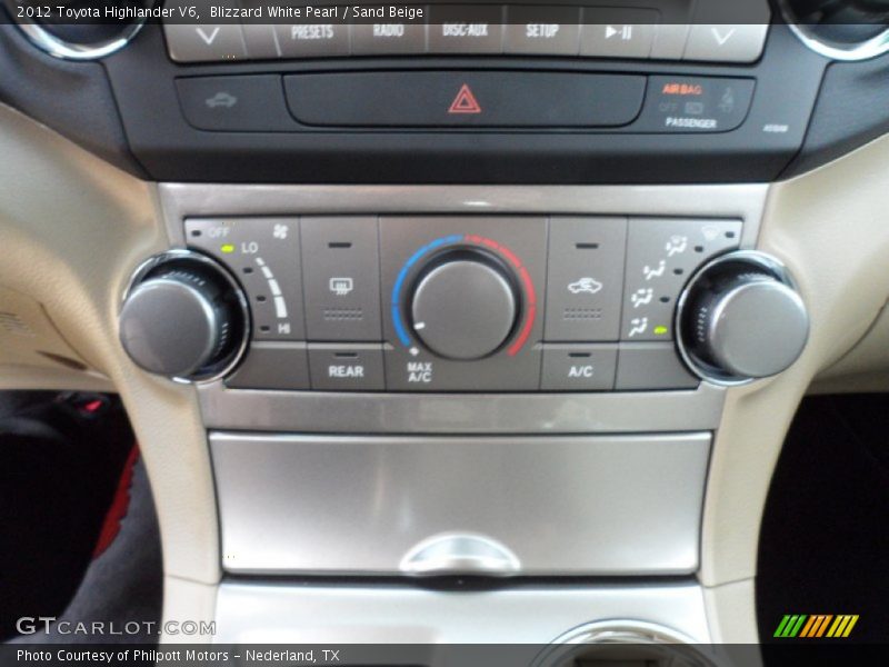 Blizzard White Pearl / Sand Beige 2012 Toyota Highlander V6