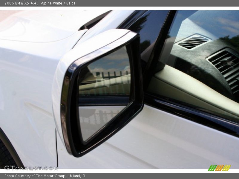 Alpine White / Beige 2006 BMW X5 4.4i