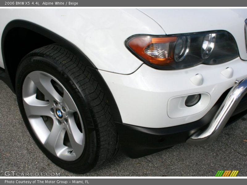 Alpine White / Beige 2006 BMW X5 4.4i