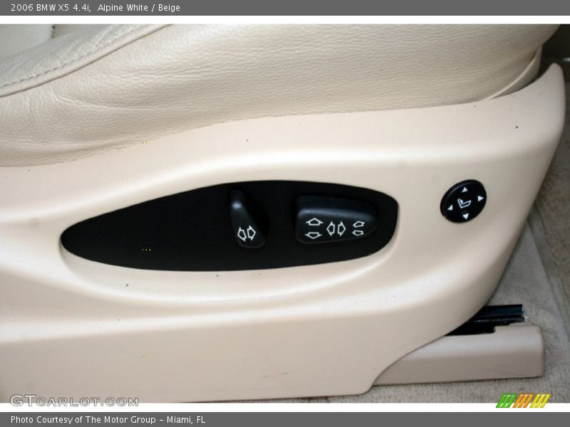 Alpine White / Beige 2006 BMW X5 4.4i