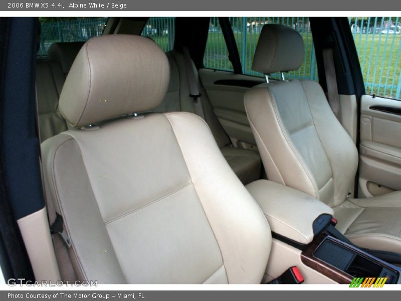 Alpine White / Beige 2006 BMW X5 4.4i