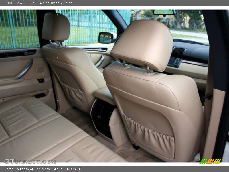 Alpine White / Beige 2006 BMW X5 4.4i
