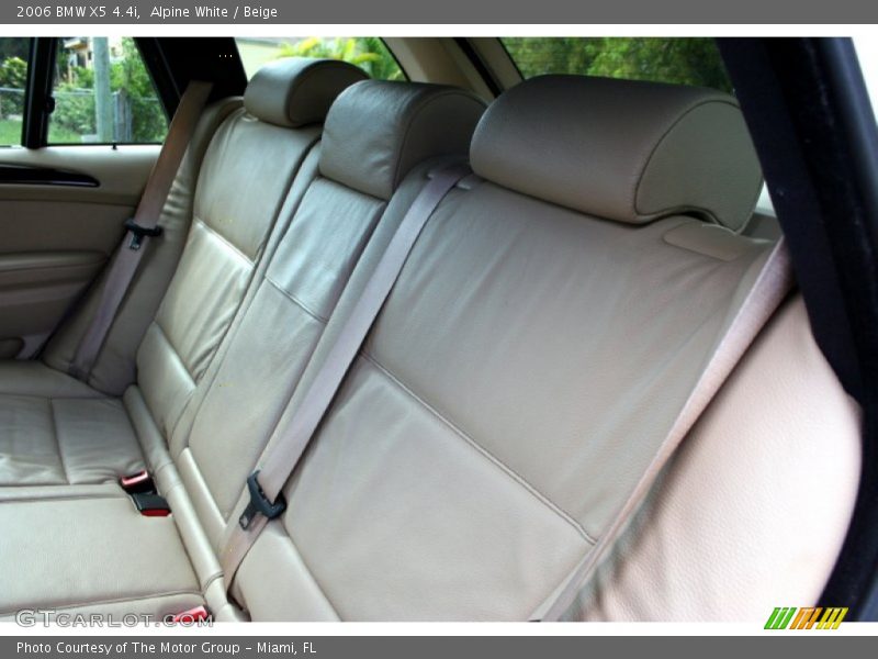 Alpine White / Beige 2006 BMW X5 4.4i