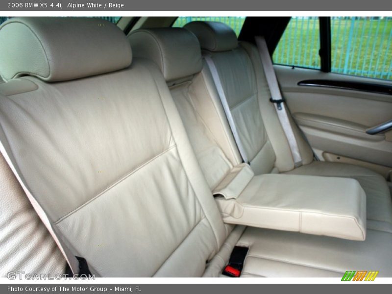 Alpine White / Beige 2006 BMW X5 4.4i