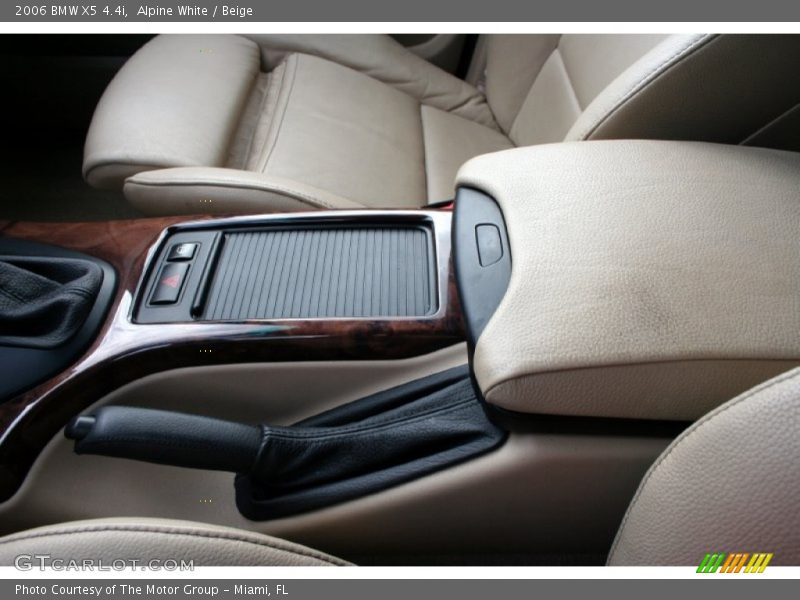 Alpine White / Beige 2006 BMW X5 4.4i