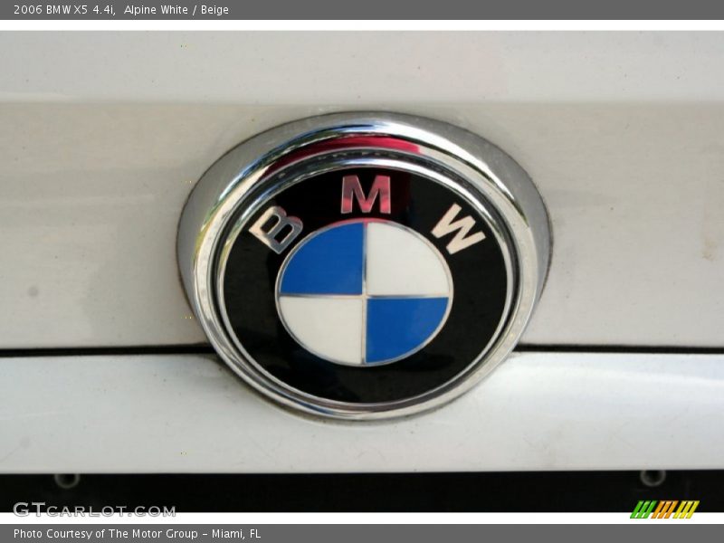 Alpine White / Beige 2006 BMW X5 4.4i