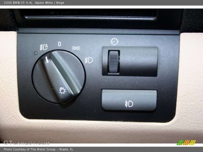 Alpine White / Beige 2006 BMW X5 4.4i