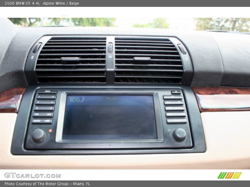 Alpine White / Beige 2006 BMW X5 4.4i