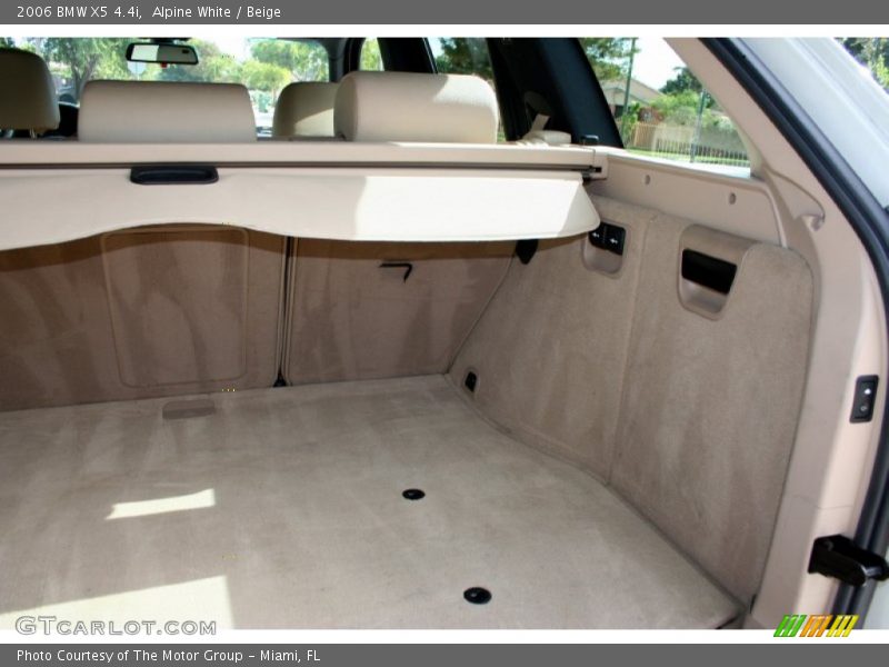 Alpine White / Beige 2006 BMW X5 4.4i