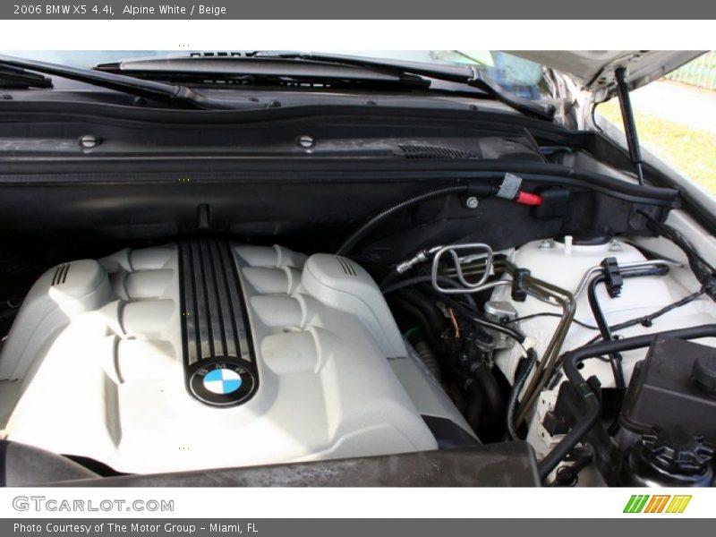 Alpine White / Beige 2006 BMW X5 4.4i