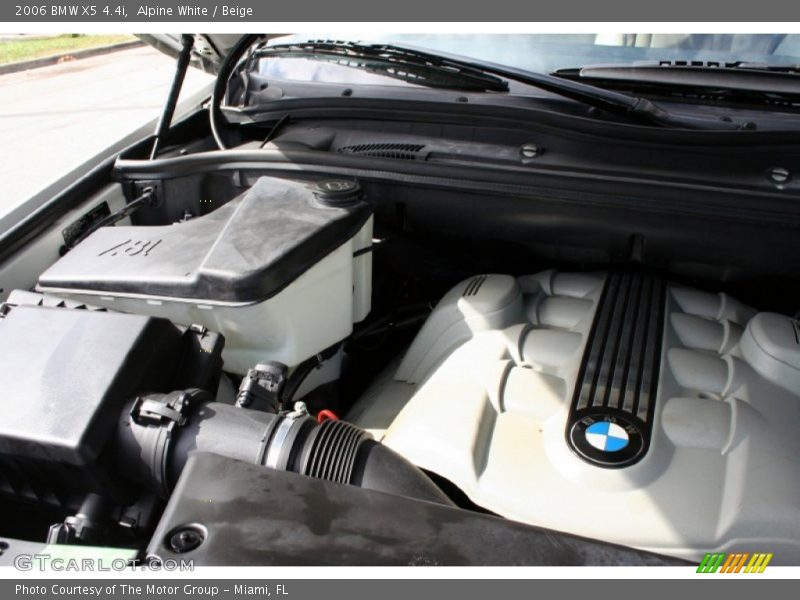 Alpine White / Beige 2006 BMW X5 4.4i