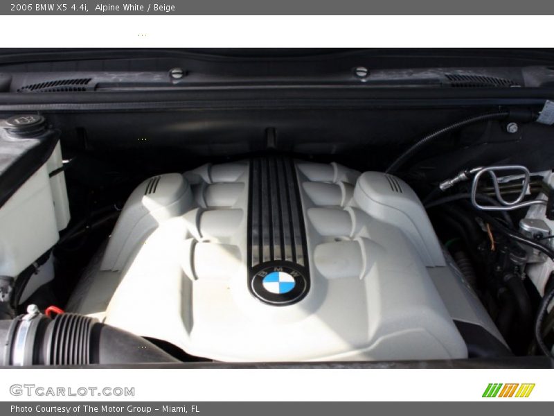 Alpine White / Beige 2006 BMW X5 4.4i