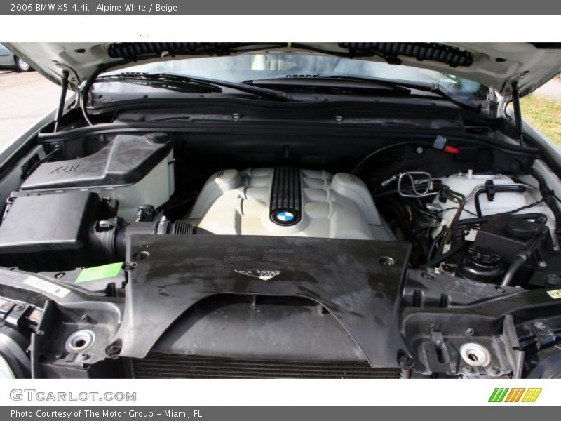 Alpine White / Beige 2006 BMW X5 4.4i
