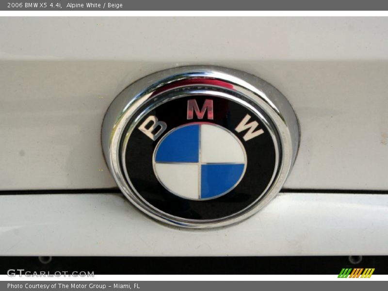 Alpine White / Beige 2006 BMW X5 4.4i