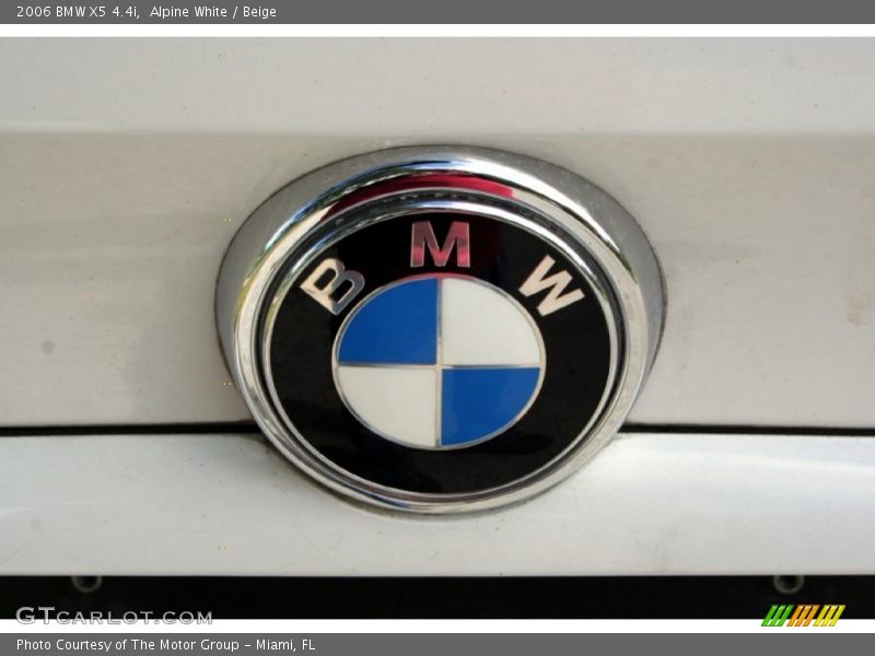 Alpine White / Beige 2006 BMW X5 4.4i