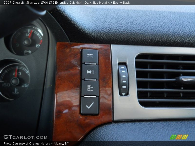 Controls of 2007 Silverado 1500 LTZ Extended Cab 4x4