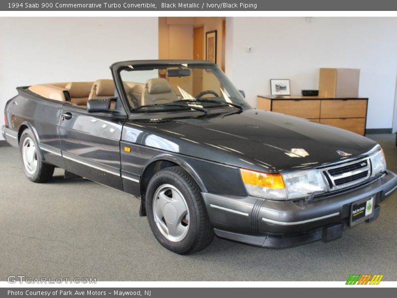 Front 3/4 View of 1994 900 Commemorative Turbo Convertible