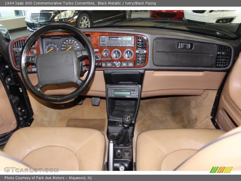 Dashboard of 1994 900 Commemorative Turbo Convertible