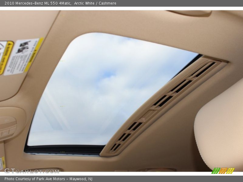 Sunroof of 2010 ML 550 4Matic